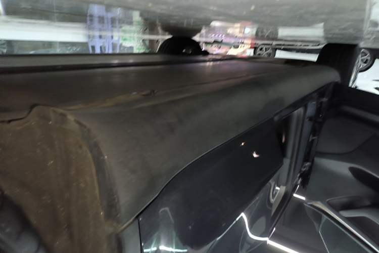 Used Tesla Model Y 2022 Long-Range All-Wheel-Drive Version Left Side Sill