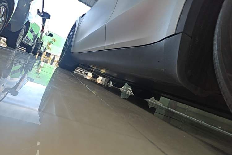 Used Tesla Model Y 2022 Rear-Wheel-Drive Version Left Side Sill