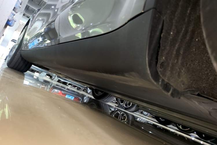 Used Tesla Model Y 2022 Revised Version Rear-Wheel Drive Left Side Sill