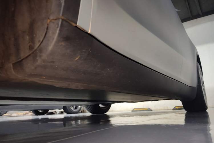 Used Tesla Model Y 2022 Revised Version Rear-Wheel Drive Left Side Sill