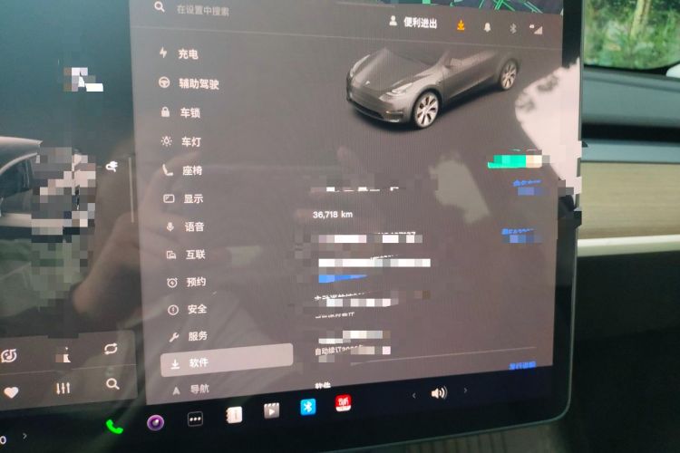 Used Tesla Model Y 2022 Rear-Wheel-Drive Version Odometer Close Up