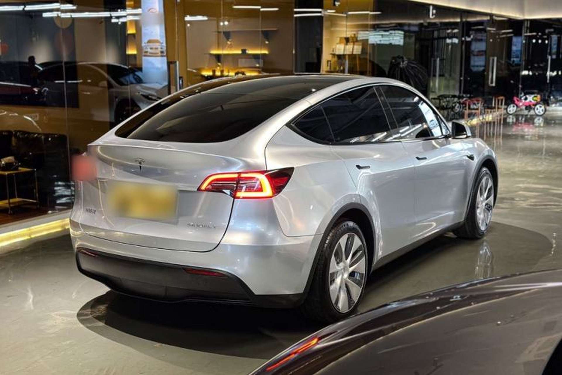 Used Tesla Model Y 2022 Rear-Wheel-Drive Version Rear Right 45 Deg
