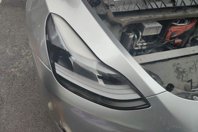 Used Tesla Model Y 2022 Long-Range All-Wheel-Drive Version Right Front Headlight