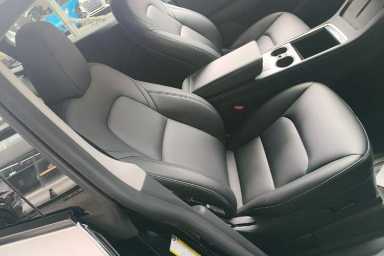 Used Tesla Model Y 2022 Rear-Wheel-Drive Version Right Front Seat