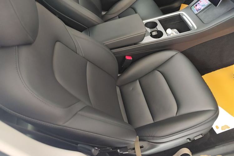 Used Tesla Model Y 2022 Rear-Wheel-Drive Version Right Front Seat