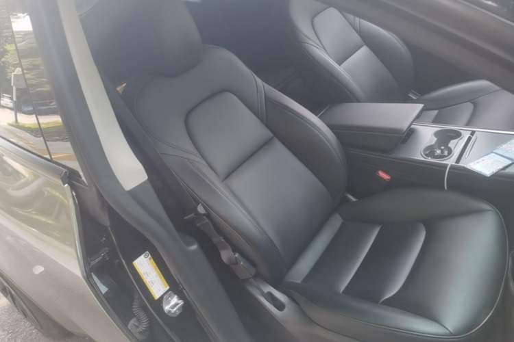Used Tesla Model Y 2022 Rear-Wheel-Drive Version Right Front Seat