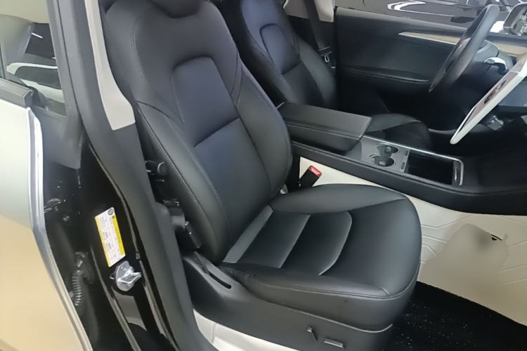 Used Tesla Model Y 2022 Rear-Wheel-Drive Version Right Front Seat