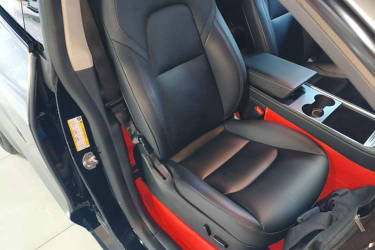 Used Tesla Model Y 2022 Rear-Wheel-Drive Version Right Front Seat