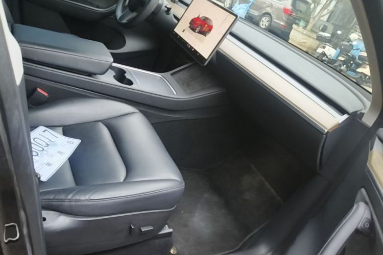 Used Tesla Model Y 2022 Rear-Wheel-Drive Version Right Front Seat