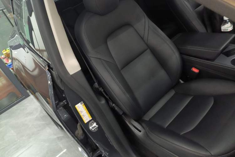 Used Tesla Model Y 2022 Long-Range All-Wheel-Drive Version Right Front Seat