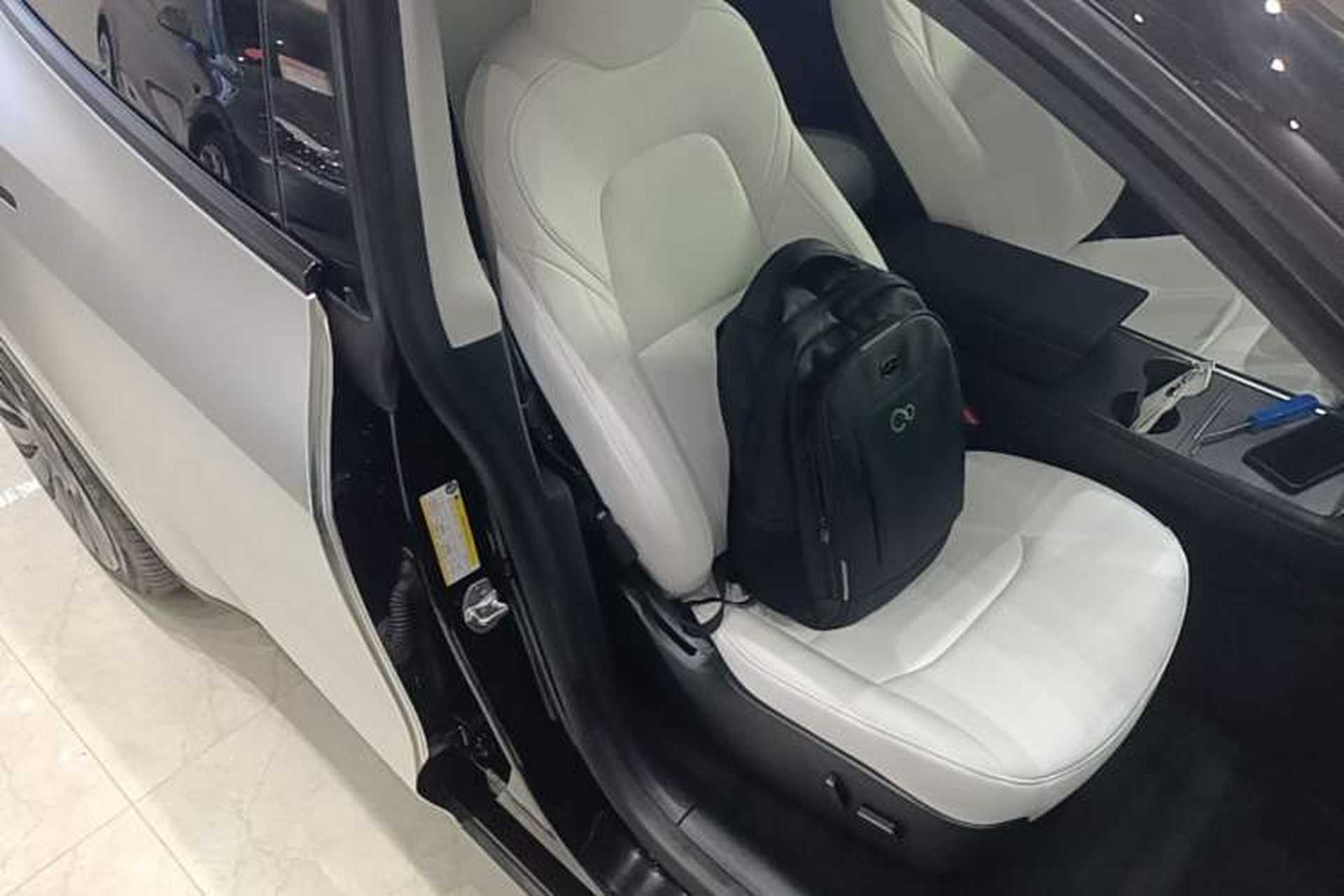 Used Tesla Model Y 2022 Rear-Wheel-Drive Version Right Front Seat