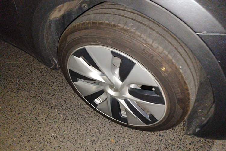Used Tesla Model Y 2022 Revised Version Rear-Wheel Drive Right Front Wheel Hub