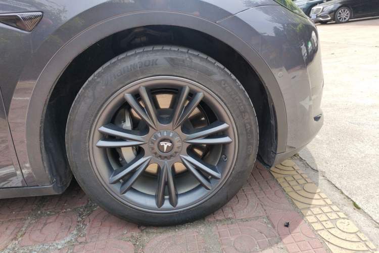Used Tesla Model Y 2022 Revised Version Rear-Wheel Drive Right Front Wheel Hub