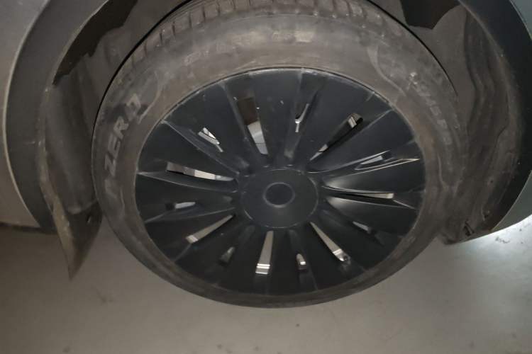 Used Tesla Model Y 2022 Revised Version Rear-Wheel Drive Right Front Wheel Hub