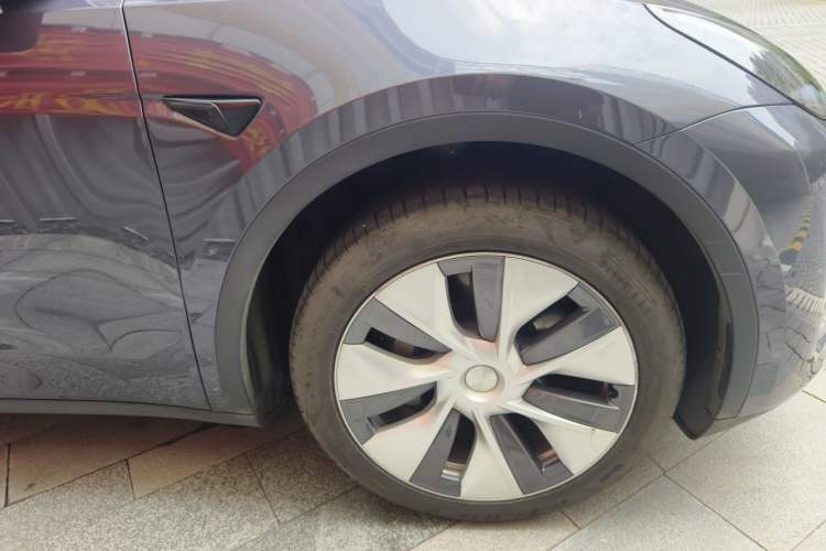Used Tesla Model Y 2022 Revised Version Rear-Wheel Drive Right Front Wheel Hub