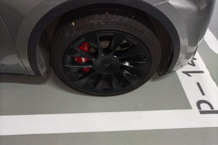 Used Tesla Model Y 2022 Revised Version Rear-Wheel Drive Right Front Wheel Hub