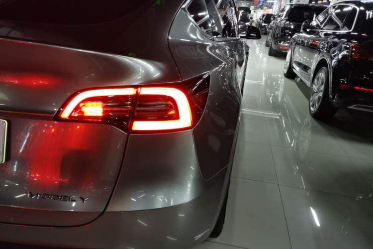 Used Tesla Model Y 2022 Revised Version Rear-Wheel Drive Right Rear Taillight