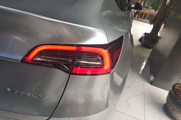 Used Tesla Model Y 2022 Revised Version Rear-Wheel Drive Right Rear Taillight