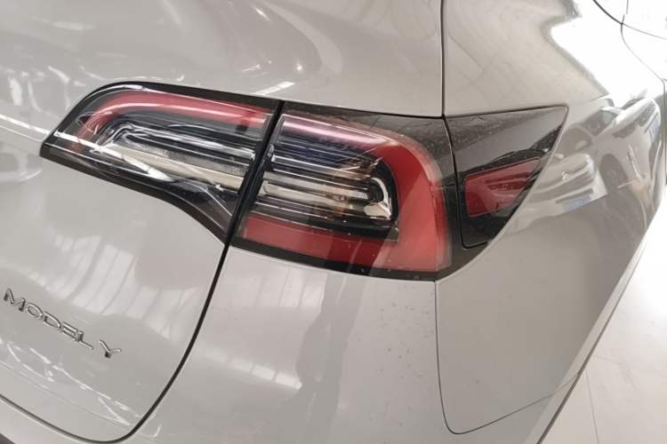 Used Tesla Model Y 2022 Revised Version Rear-Wheel Drive Right Rear Taillight