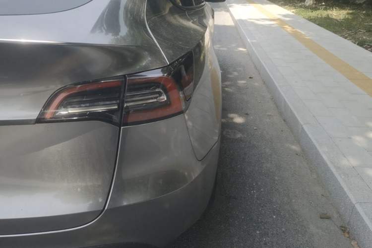 Used Tesla Model Y 2022 Rear-Wheel-Drive Version Right Rear Taillight
