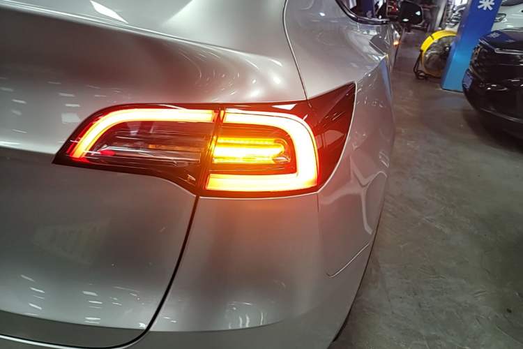 Used Tesla Model Y 2022 Revised Version Rear-Wheel Drive Right Rear Taillight