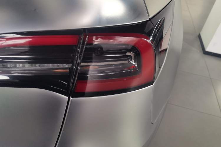 Used Tesla Model Y 2022 Revised Version Rear-Wheel Drive Right Rear Taillight