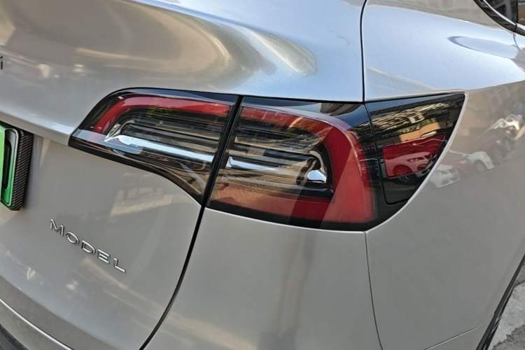 Used Tesla Model Y 2022 Revised Version Rear-Wheel Drive Right Rear Taillight