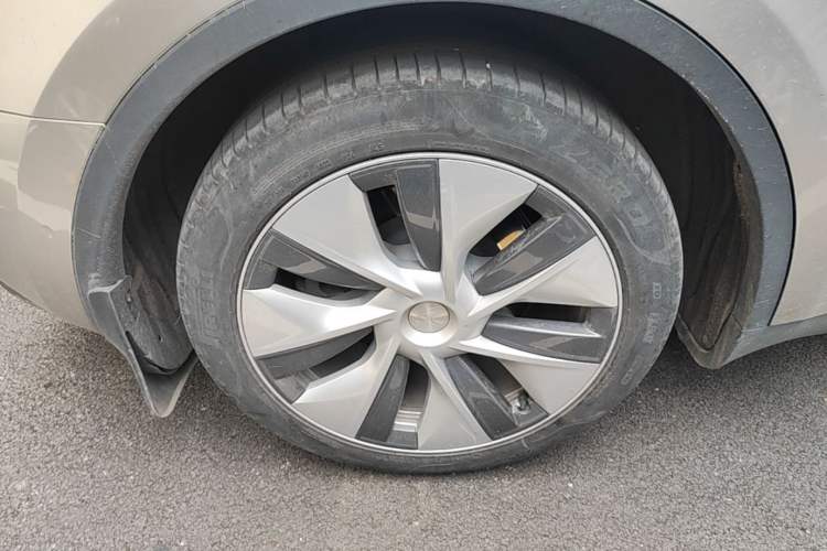 Used Tesla Model Y 2022 Revised Version Rear-Wheel Drive Right Rear Wheel Hub