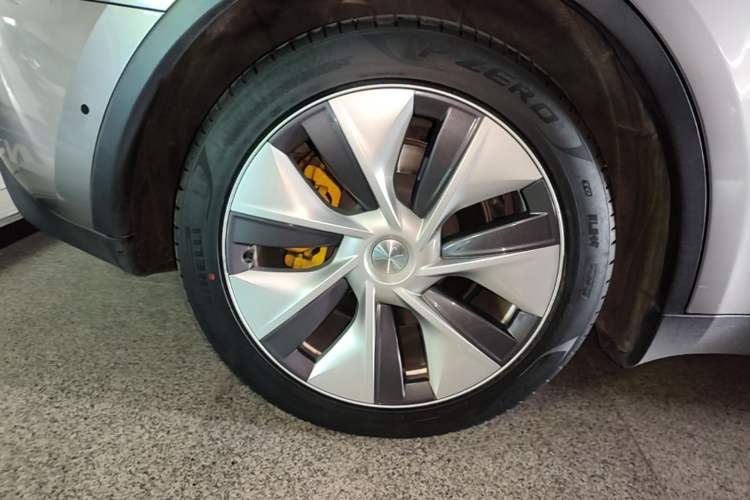 Used Tesla Model Y 2022 Revised Version Rear-Wheel Drive Right Rear Wheel Hub
