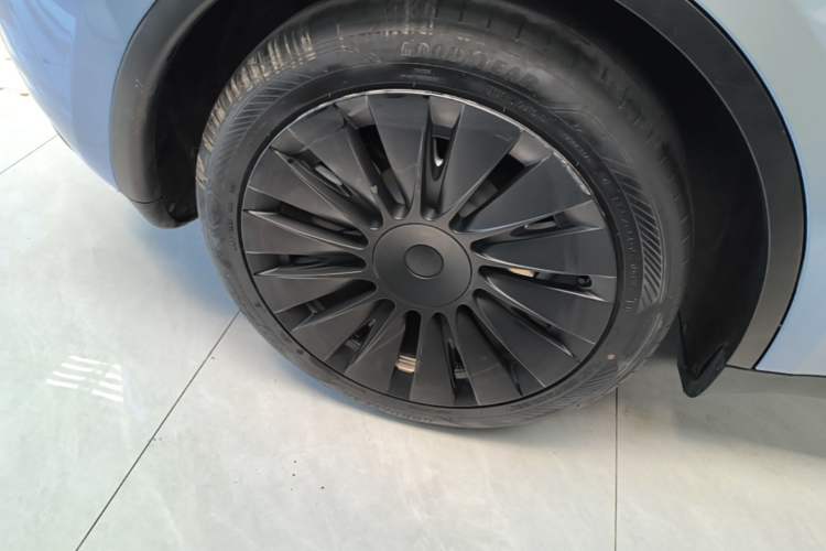 Used Tesla Model Y 2022 Revised Version Rear-Wheel Drive Right Rear Wheel Hub
