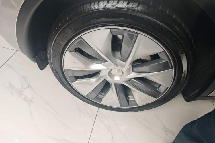 Used Tesla Model Y 2022 Revised Version Rear-Wheel Drive Right Rear Wheel Hub