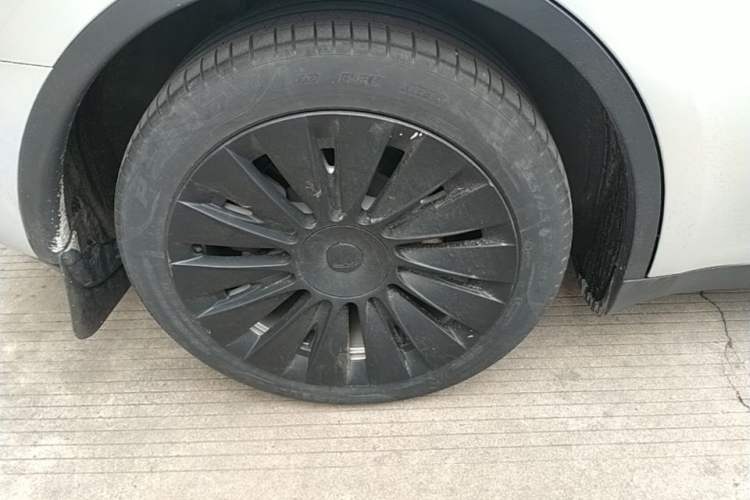 Used Tesla Model Y 2022 Rear-Wheel-Drive Version Right Rear Wheel Hub