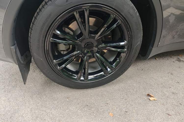 Used Tesla Model Y 2022 Revised Version Rear-Wheel Drive Right Rear Wheel Hub