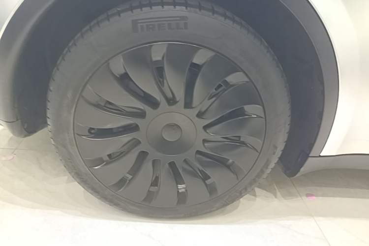 Used Tesla Model Y 2022 Rear-Wheel-Drive Version Right Rear Wheel Hub