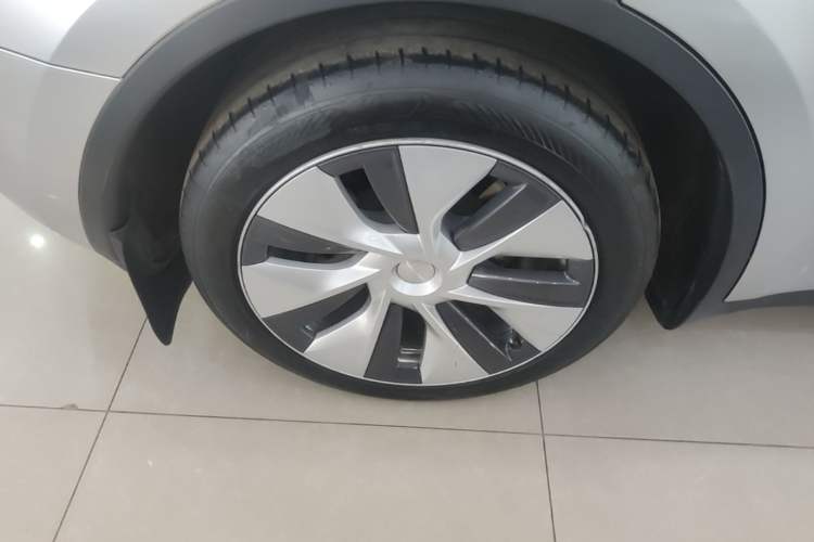 Used Tesla Model Y 2022 Revised Version Rear-Wheel Drive Right Rear Wheel Hub
