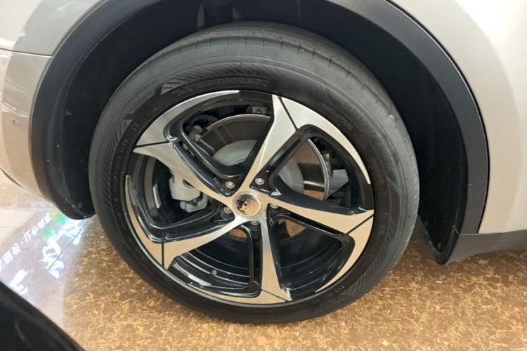Used Tesla Model Y 2022 Revised Version Rear-Wheel Drive Right Rear Wheel Hub