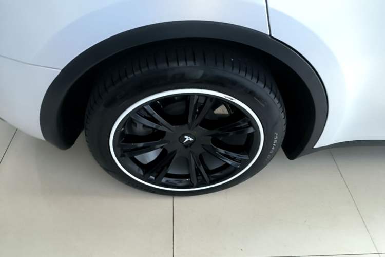 Used Tesla Model Y 2022 Revised Version Rear-Wheel Drive Right Rear Wheel Hub