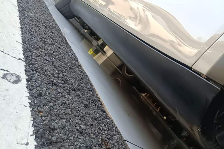 Used Tesla Model Y 2022 Revised Version Rear-Wheel Drive Right Side Sill