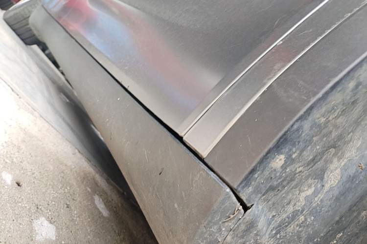 Used Tesla Model Y 2022 Rear-Wheel-Drive Version Right Side Sill