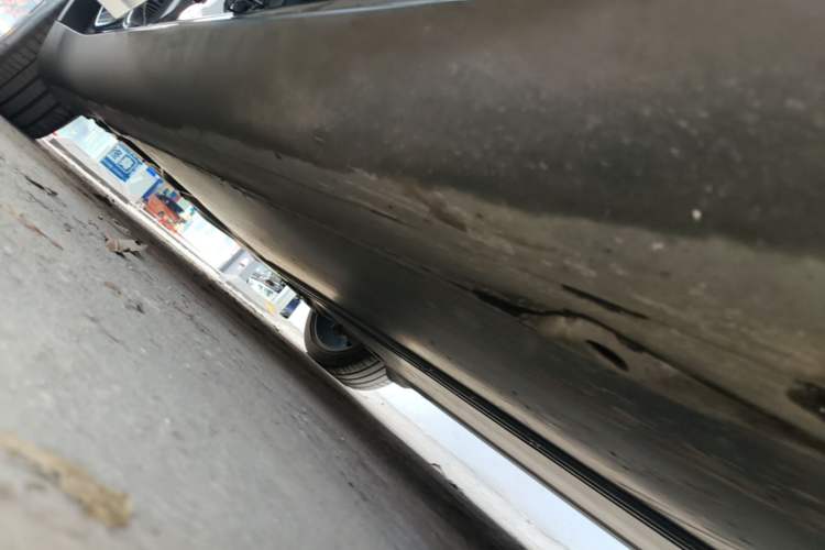 Used Tesla Model Y 2022 Rear-Wheel-Drive Version Right Side Sill