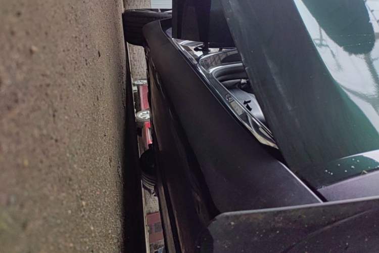 Used Tesla Model Y 2022 Revised Version Rear-Wheel Drive Right Side Sill