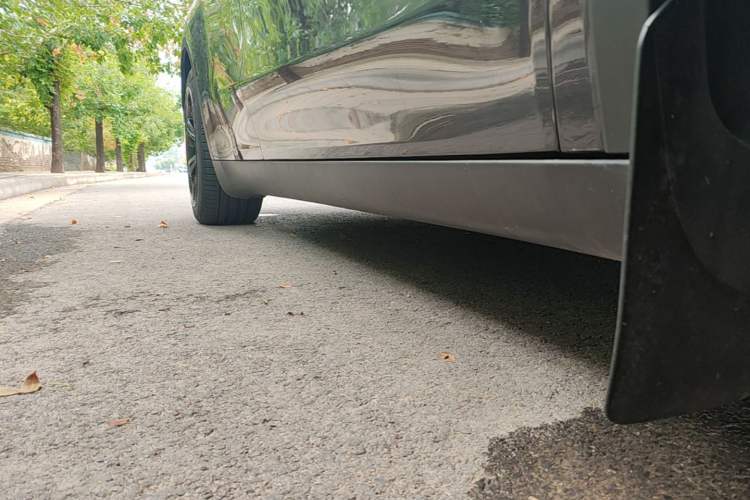 Used Tesla Model Y 2022 Revised Version Rear-Wheel Drive Right Side Sill