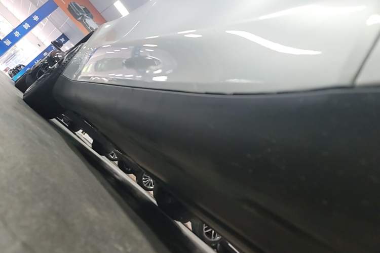 Used Tesla Model Y 2022 Revised Version Rear-Wheel Drive Right Side Sill