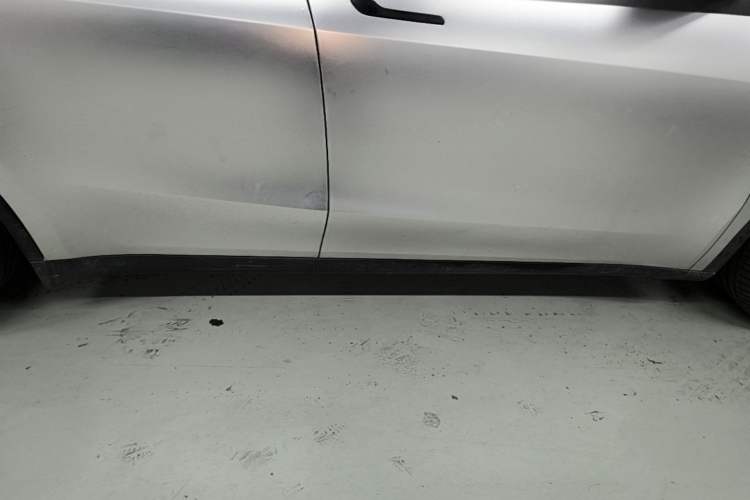 Used Tesla Model Y 2022 Revised Version Rear-Wheel Drive Right Side Sill