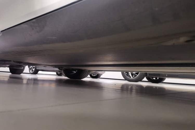 Used Tesla Model Y 2022 Revised Version Rear-Wheel Drive Right Side Sill