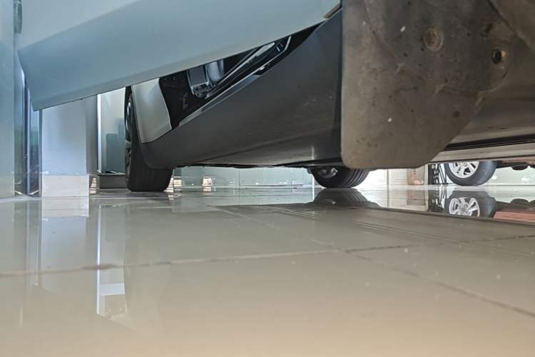 Used Tesla Model Y 2022 Rear-Wheel-Drive Version Right Side Sill