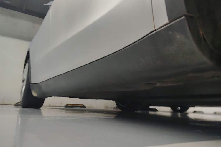 Used Tesla Model Y 2022 Revised Version Rear-Wheel Drive Right Side Sill