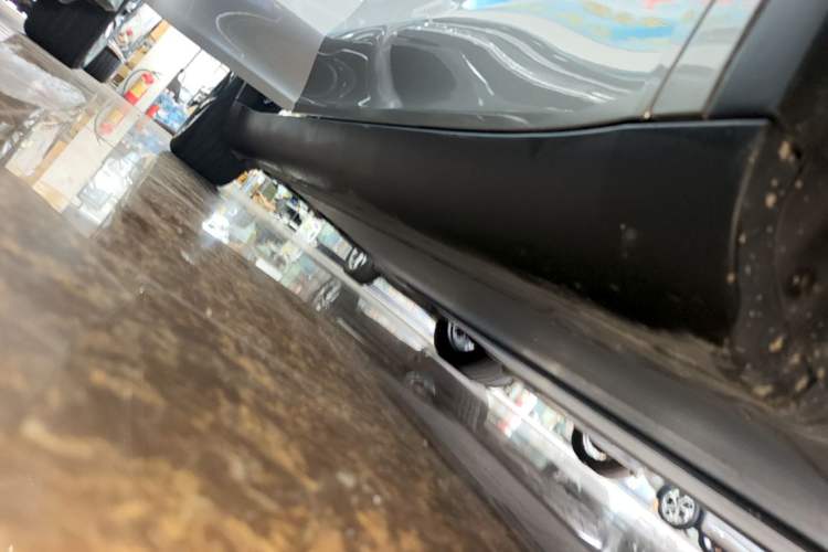 Used Tesla Model Y 2022 Revised Version Rear-Wheel Drive Right Side Sill