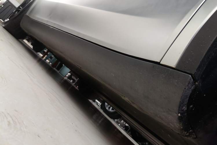 Used Tesla Model Y 2022 Revised Version Rear-Wheel Drive Right Side Sill