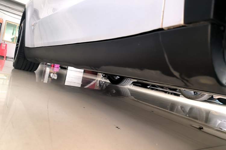 Used Tesla Model Y 2022 Revised Version Rear-Wheel Drive Right Side Sill